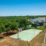 Luxury Hedone With Pool In Rakalj