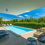 Luxury Hedone With Pool In Willa Rakalj