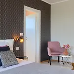 Luxury Hedone With Pool In Rakalj