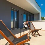 Luxury Hedone With Pool In *
