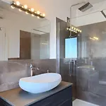 Luxury Hedone With Pool In Rakalj