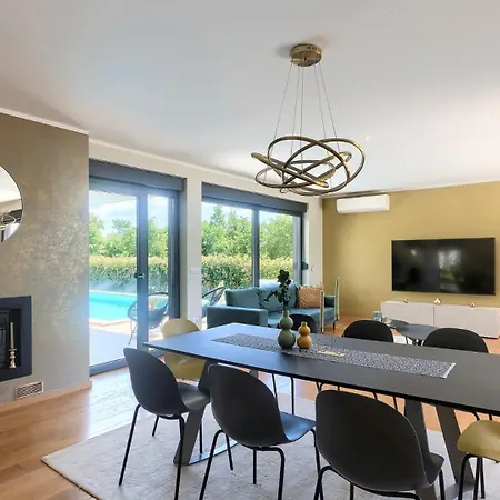 Luxury Hedone With Pool In