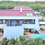 빌라 Luxury Hedone With Pool In *