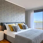 Βίλα Luxury Hedone With Pool In Rakalj