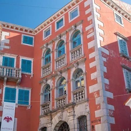 Luxury Hedone With Pool In 别墅