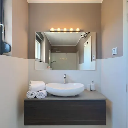 Luxury Hedone With Pool In Villa *