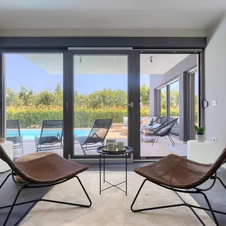 Luxury Hedone With Pool In *
