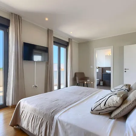 Luxury Hedone With Pool In *