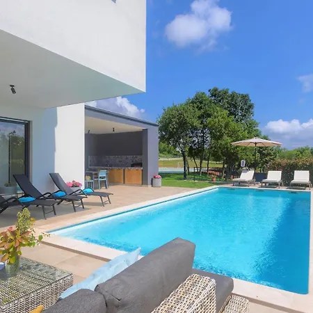 Luxury Hedone With Pool In *