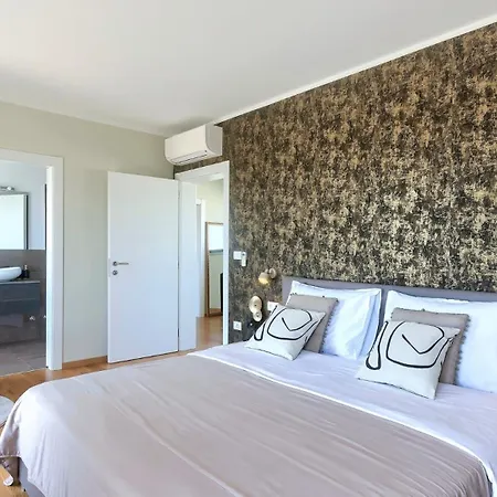 Villa Luxury Hedone With Pool In *