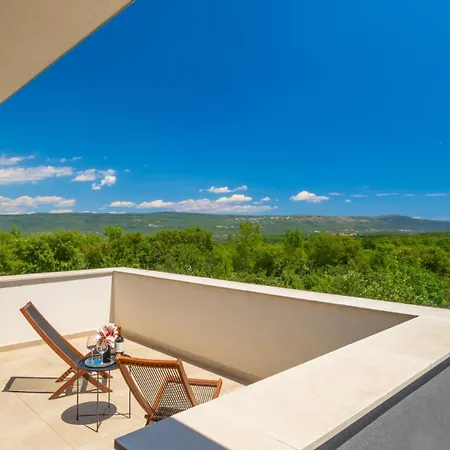 Luxury Hedone With Pool In Rakalj