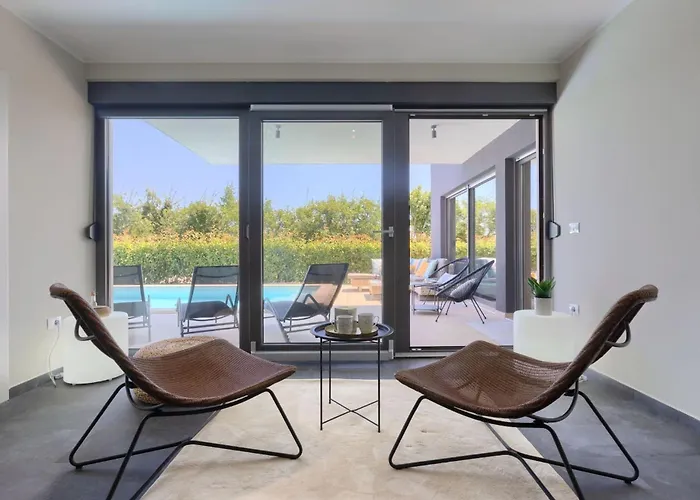 Luxury Hedone With Pool In *