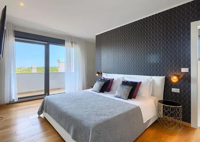 Luxury Hedone With Pool In * Rakalj