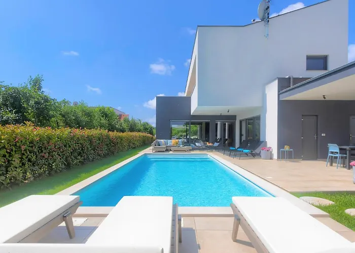 Luxury Hedone With Pool In 别墅 Rakalj