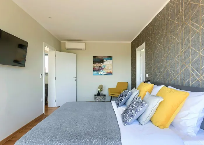 Vila Luxury Hedone With Pool In