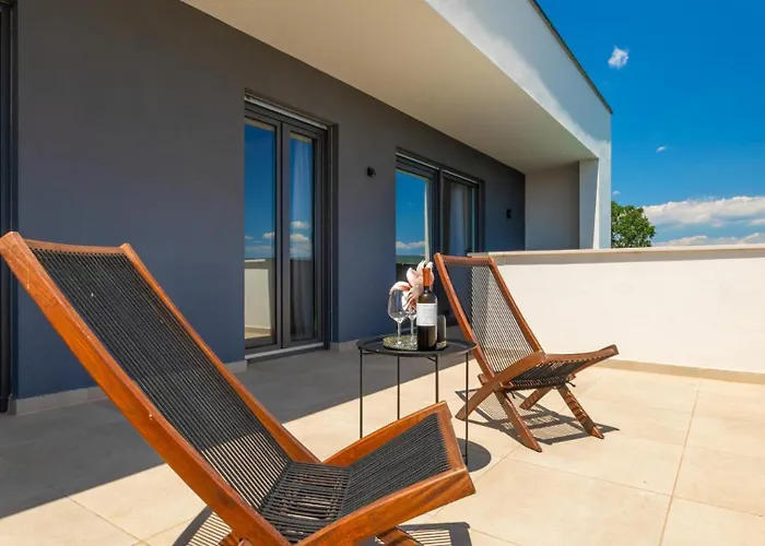 Luxury Hedone With Pool In *