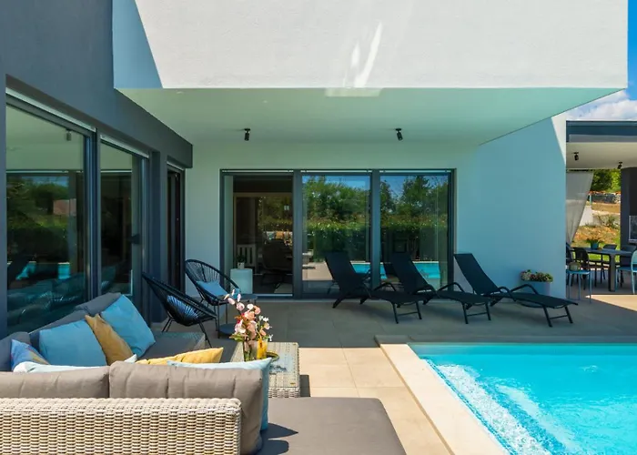 Luxury Hedone With Pool In 别墅 *