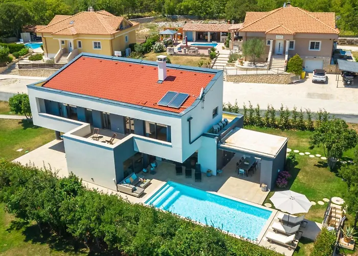 Luxury Hedone With Pool In 别墅 Rakalj